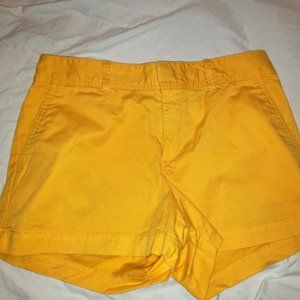 YELLOW GAP WOMEN SHORTS SIZE 6